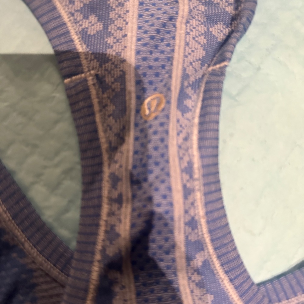 Lululemon cool racerback tank size 8 - Picture 3 of 4